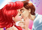 Jogar Ariel and Prince Underwater Kissing